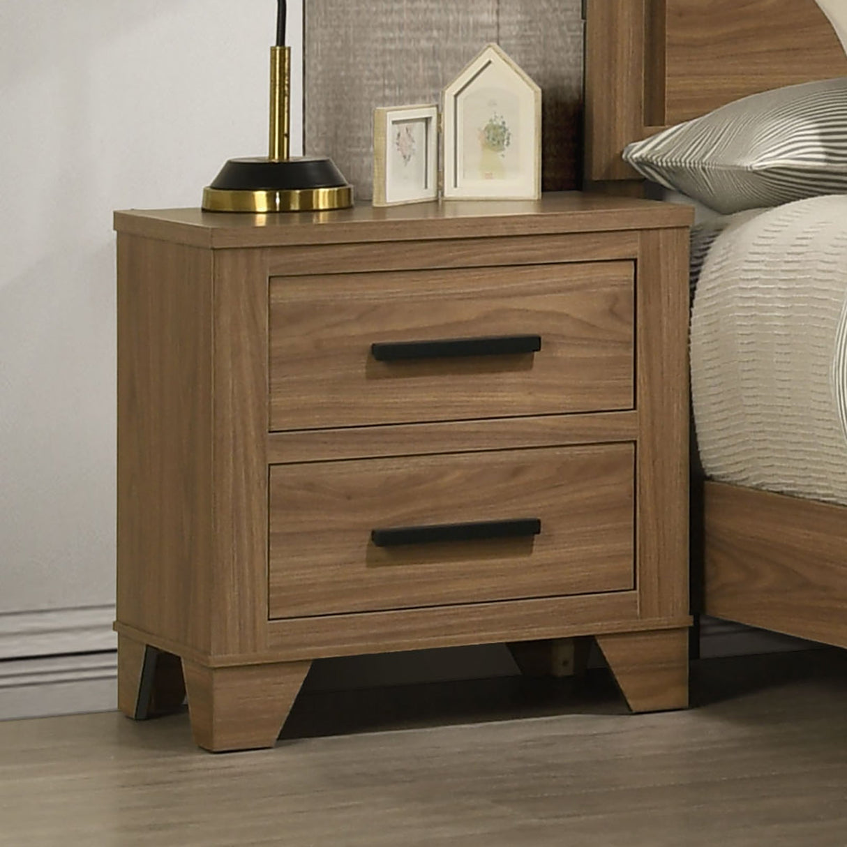 Walnut Chestnut 3pc Twin Size Bedroom Set with Nightstands