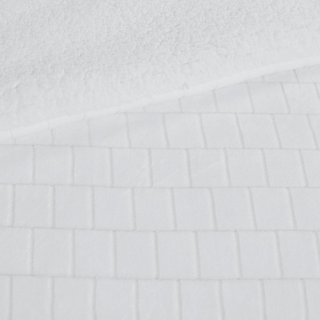 King/Cal King Plush to Sherpa Comforter Set