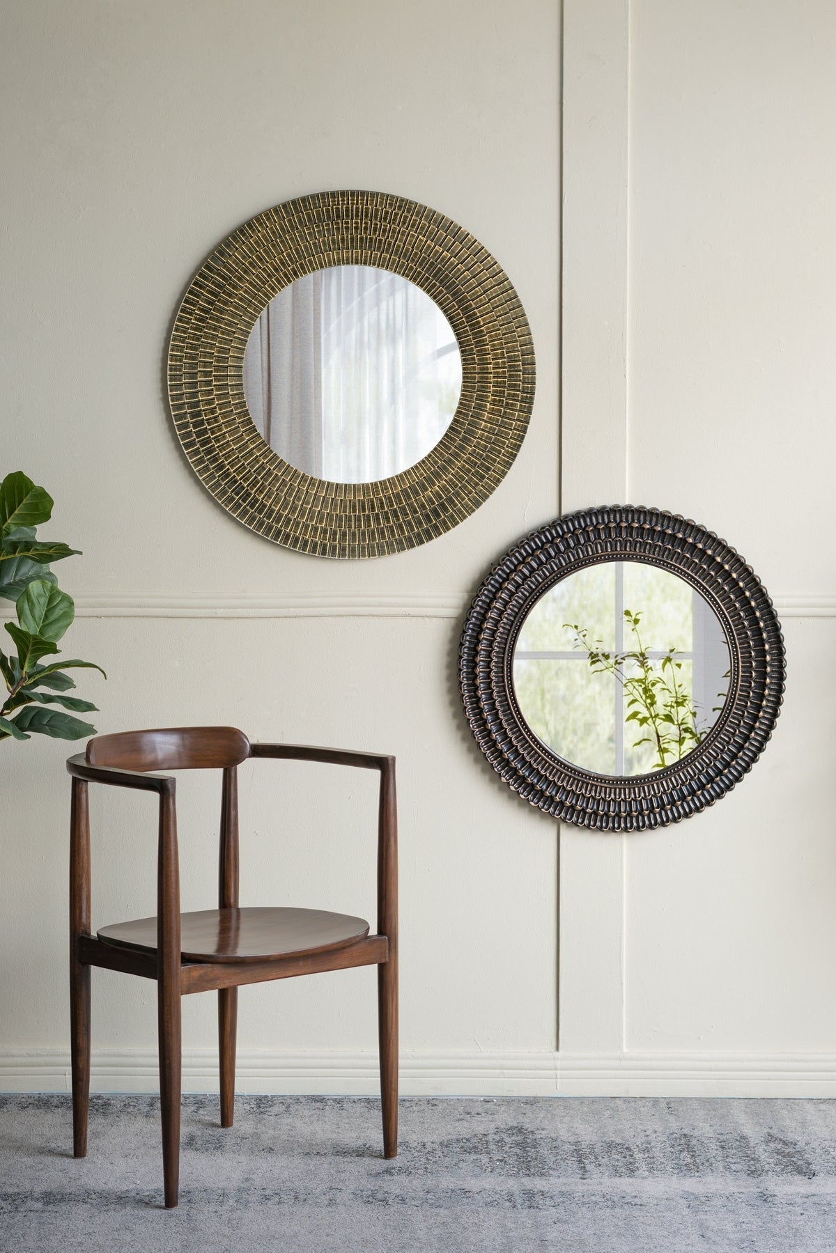 Round Gold and Black Wooden Accent Mirror with Woven Texture - 29.5"
