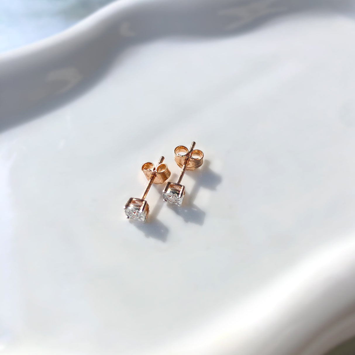 .925 Sterling Silver 1/10 Cttw Round Brilliant-Cut Lab Grown Diamond Miracle-Set Stud Earrings (F-G Color, VS1-VS2 Clarity)