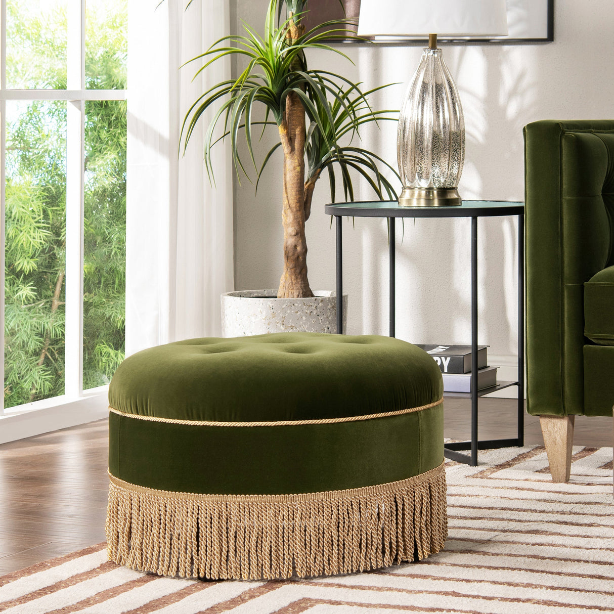Yolanda 24" Round Upholstered Accent Ottoman