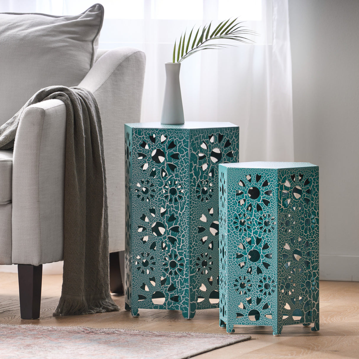 Eliana side table