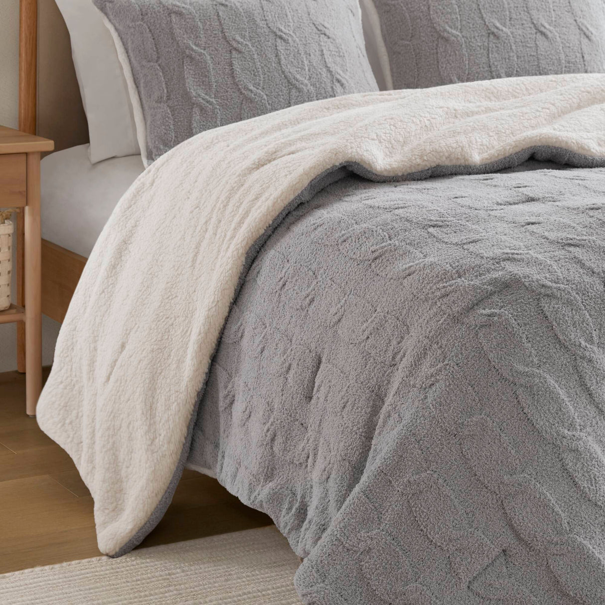 3 Pieces Full/Queen Cable Knit Chenille Comforter SetGray