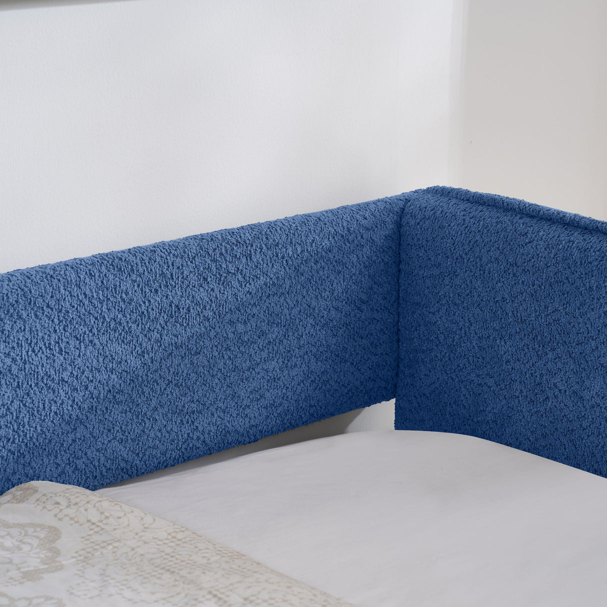 Upholstered Daybed With Pop Up Trundle
