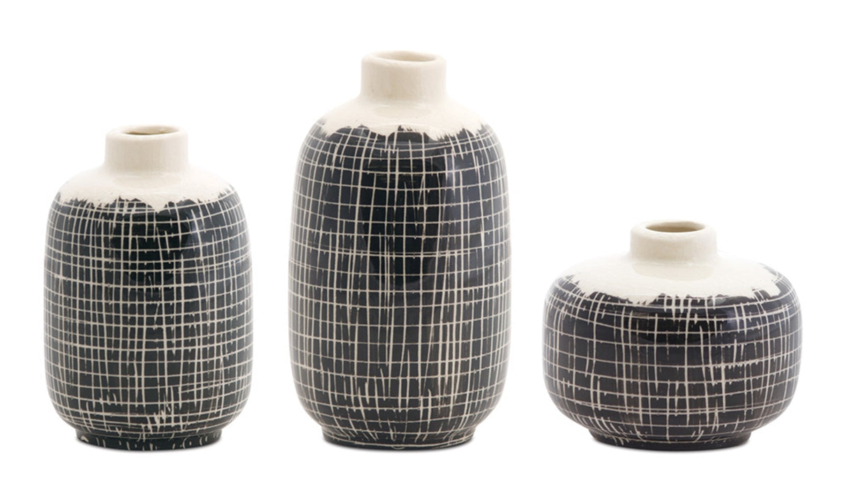 Mini-terra-cotta-bud-vase-with-criss-cross-pattern-(set-of-6)-Vases