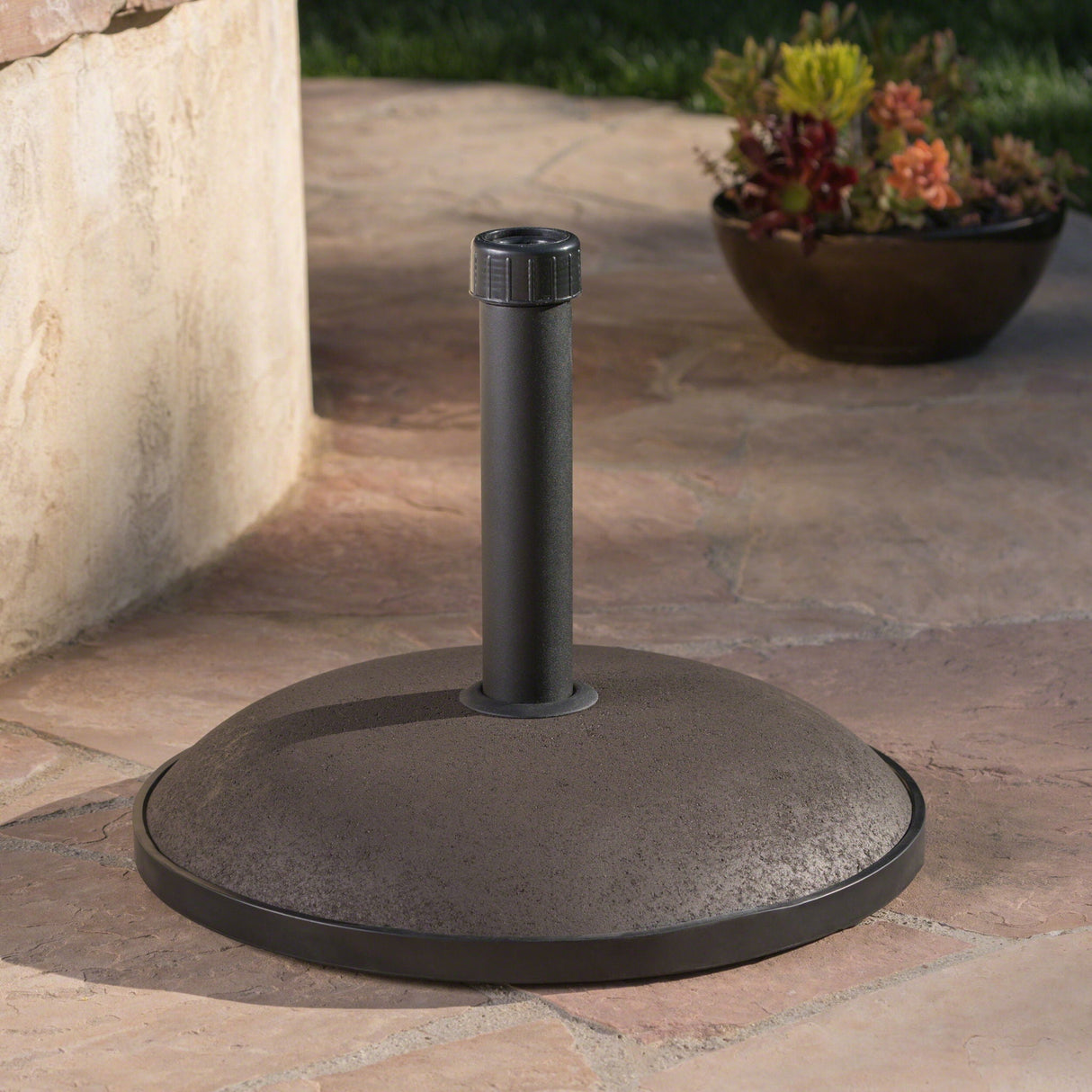 Um Holder Round Umbrella Base 66 lbs Concrete - Brown