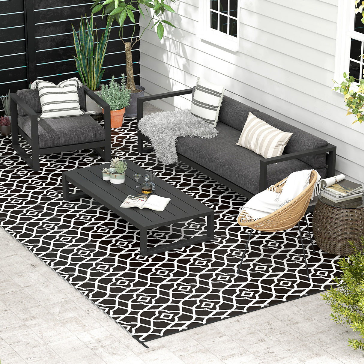 Reversible-outdoor-rug,-9'-x-18'-waterproof-plastic-straw-floor-mat,-black-&-white-clover-Outdoor-Rugs