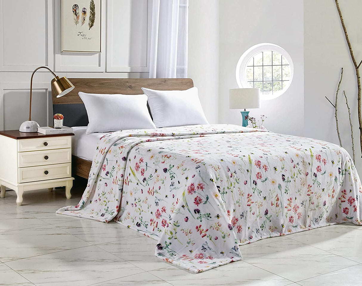 Primavera in Bloom by Decor&More Oversized Luxe Plush King Size Blanket (102" x 90")