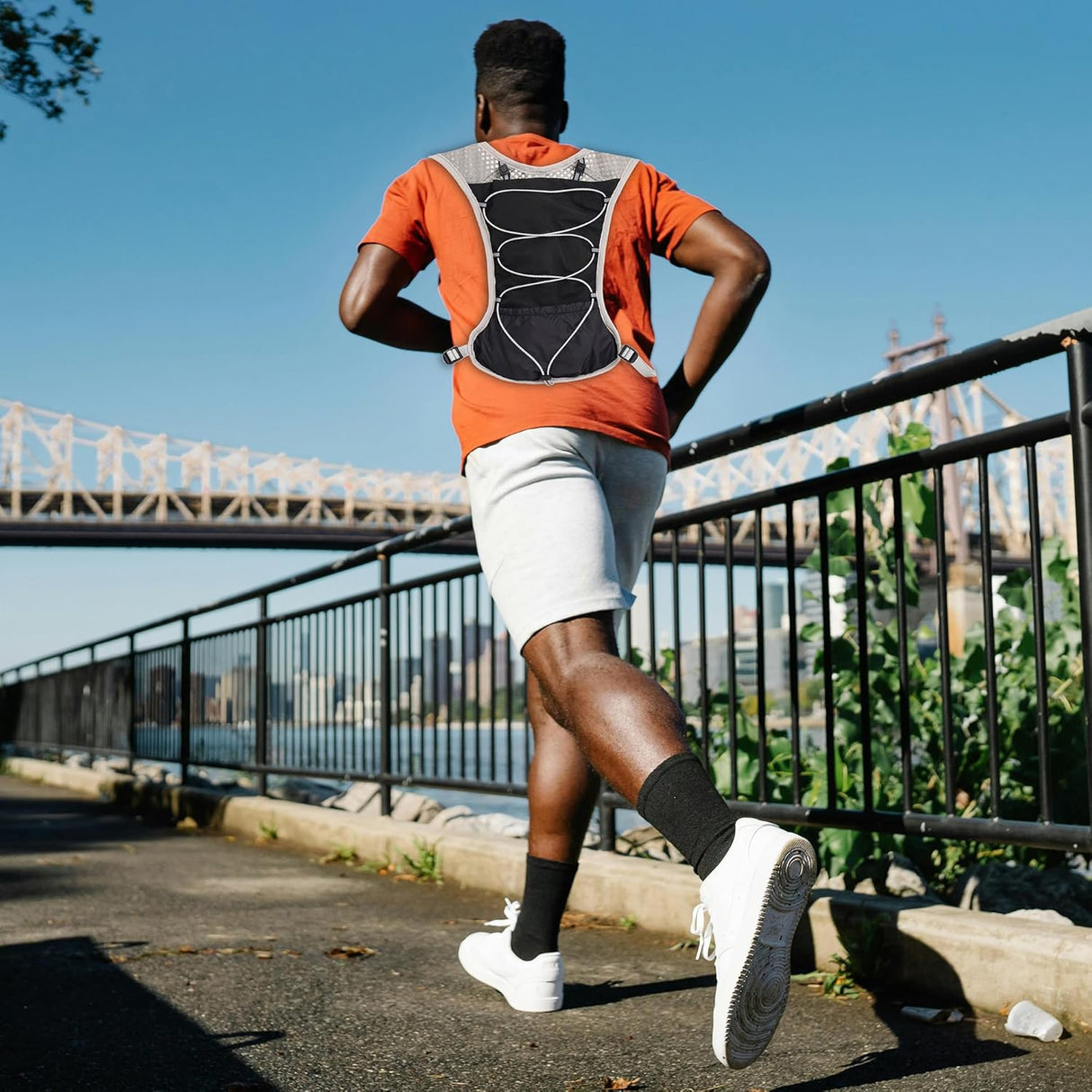 Ultra Lightweight Running Hydration Vest 2L Bladder 6 Pocket Pack 103g