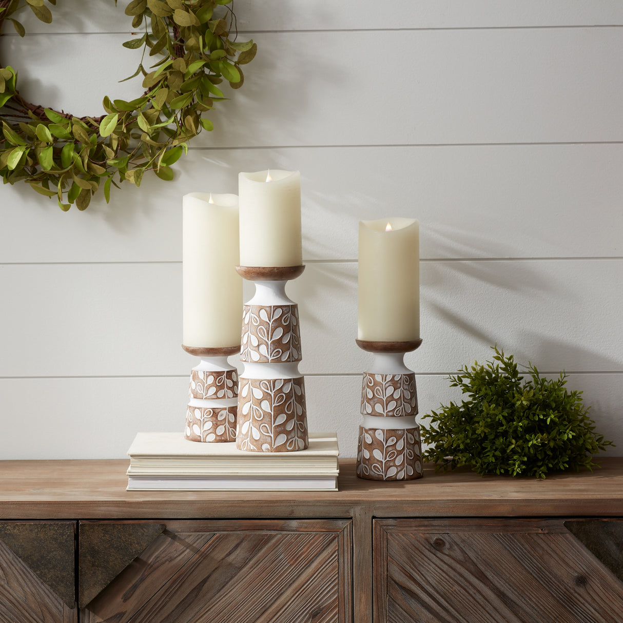 Leaf Pattern Candle Holder with Wood Design (Set of 3)