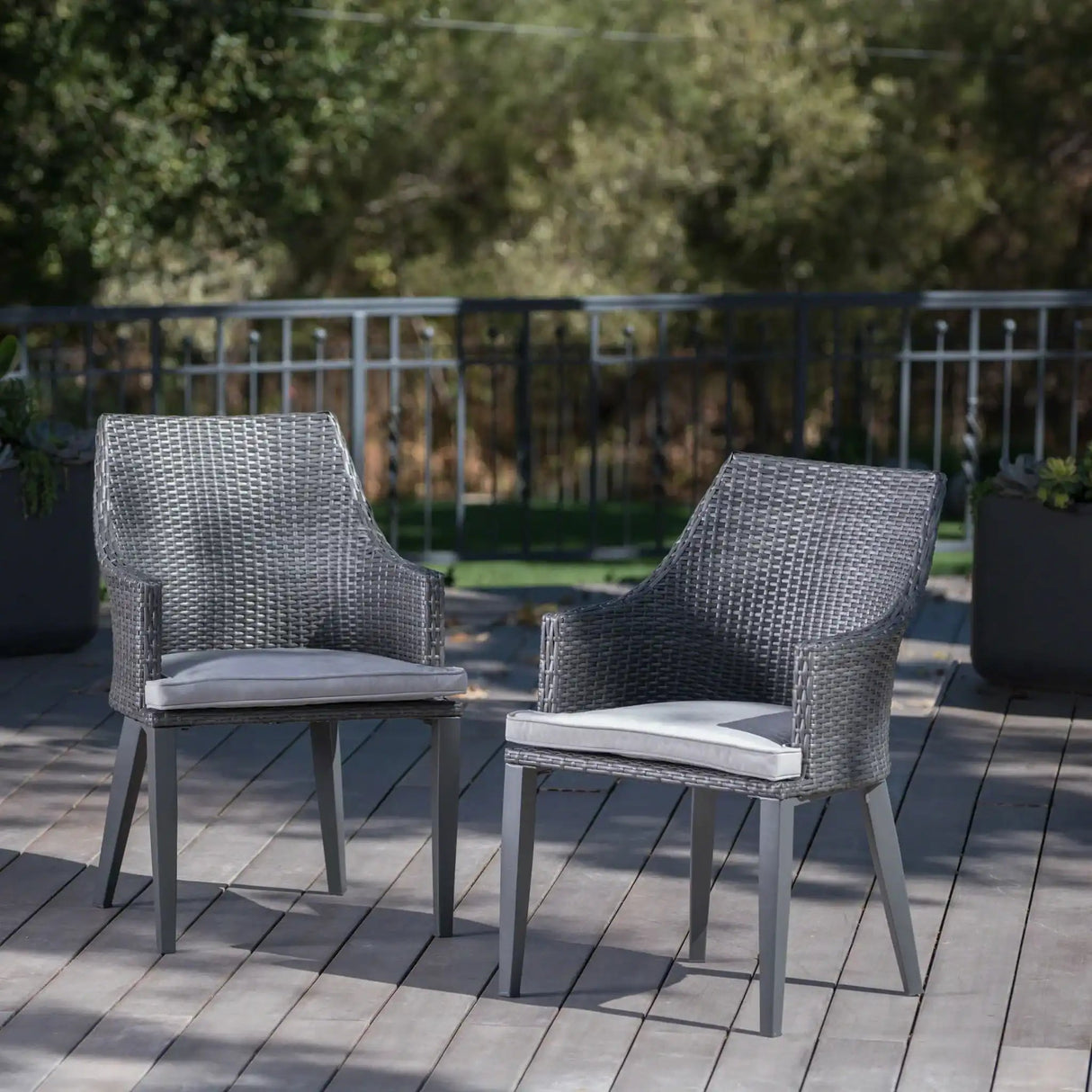 Hillhurst Outdoor Chair Set of 2 with Comfortable Weather Resistant Cushions
