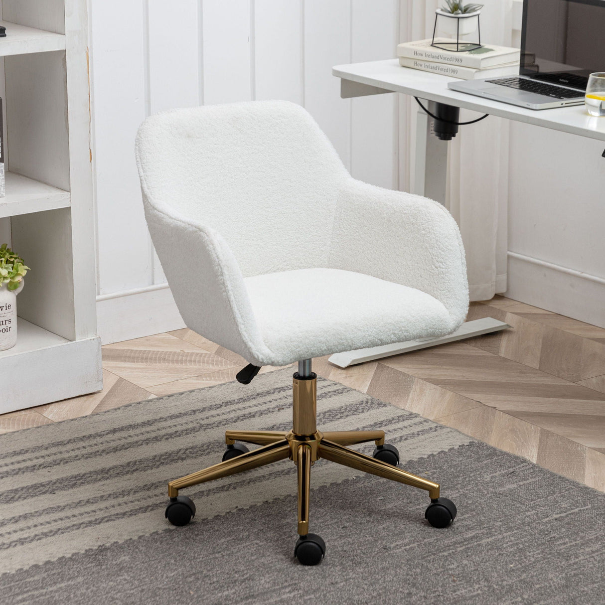 Modern Adjustable Height 360 Revolving Home Office Chair With Metal Legs And Universal Wheel For Indoor