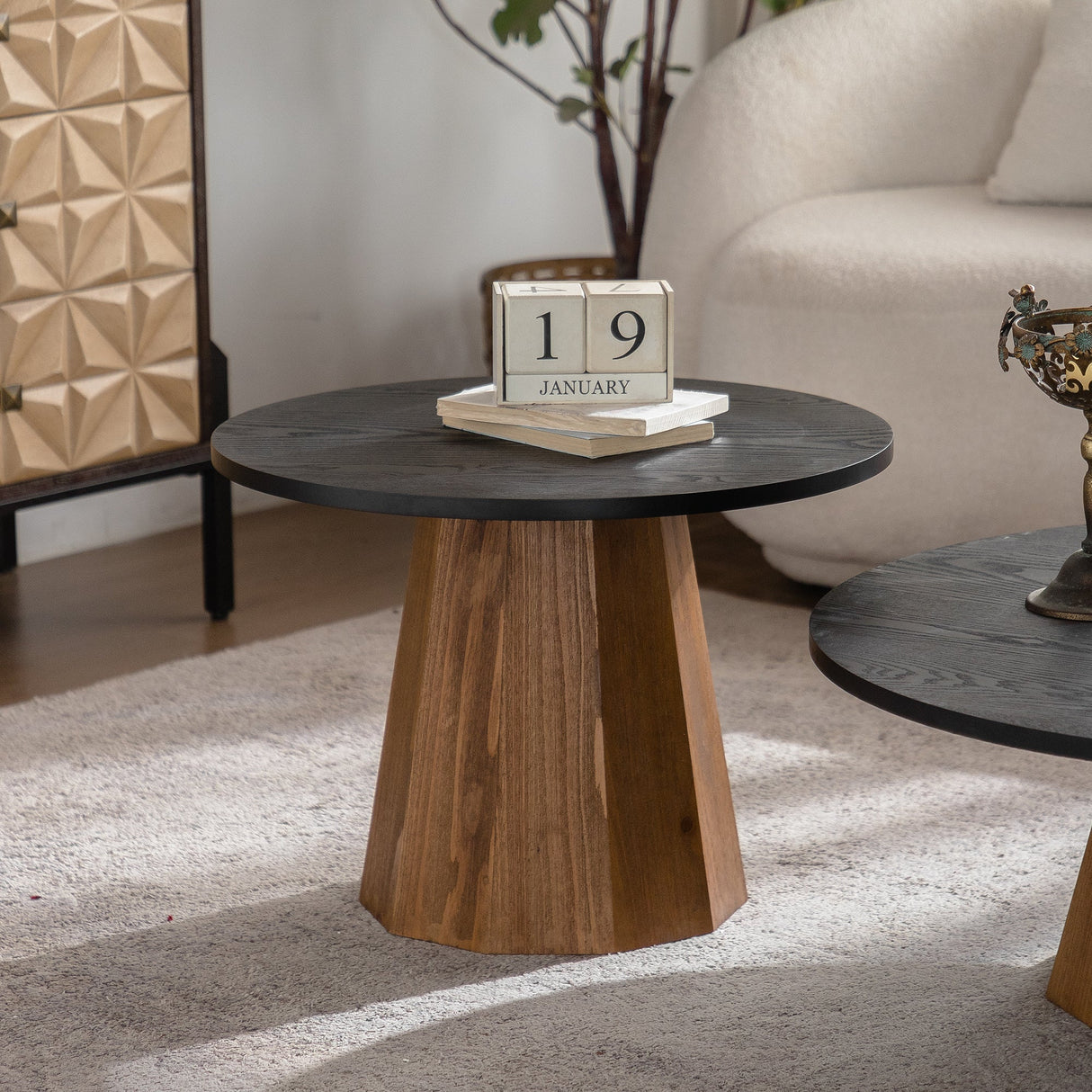 Round Coffee Table - Sturdy Pedestal Wooden Tea Table for Living Room