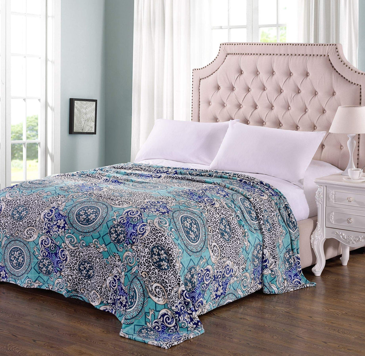 Decor&More Ultra Lush Extra Soft Modern Art Microplush Blanket