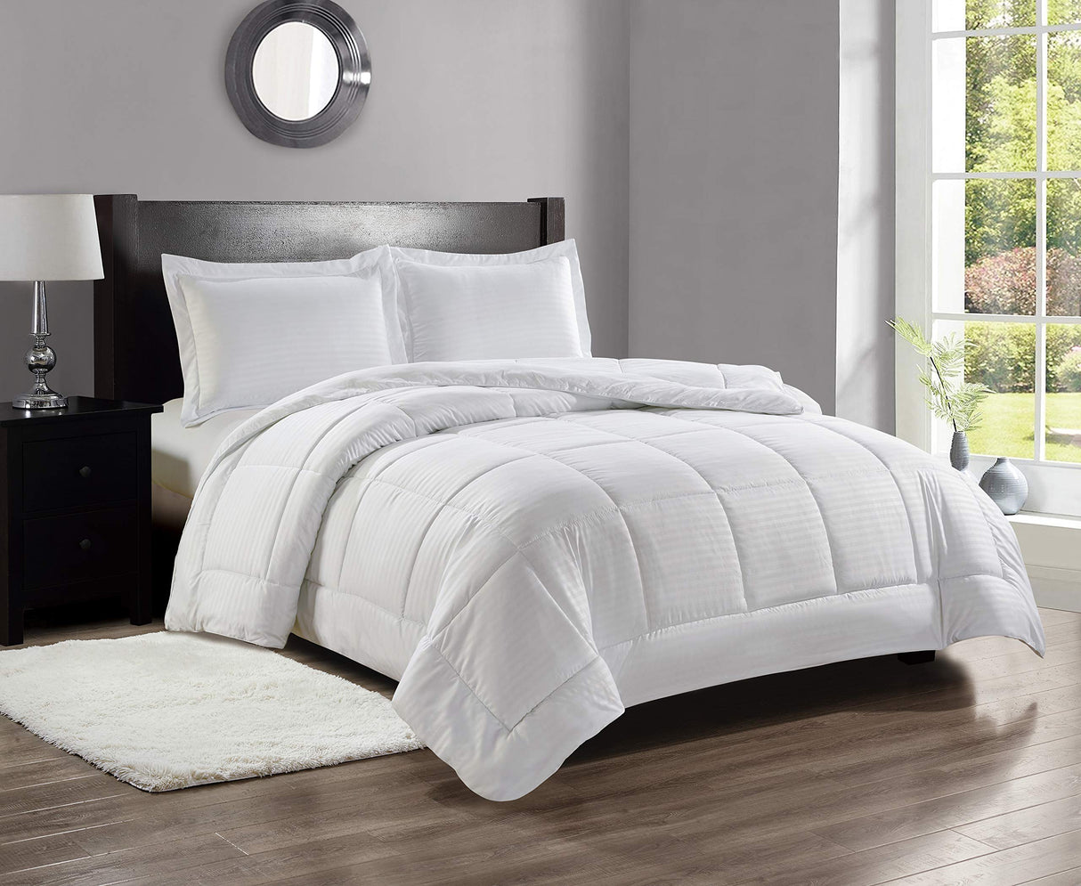 Decor&More Ultra Lush Queen Size Down Alternative Reversible Comforter (86" x 86")