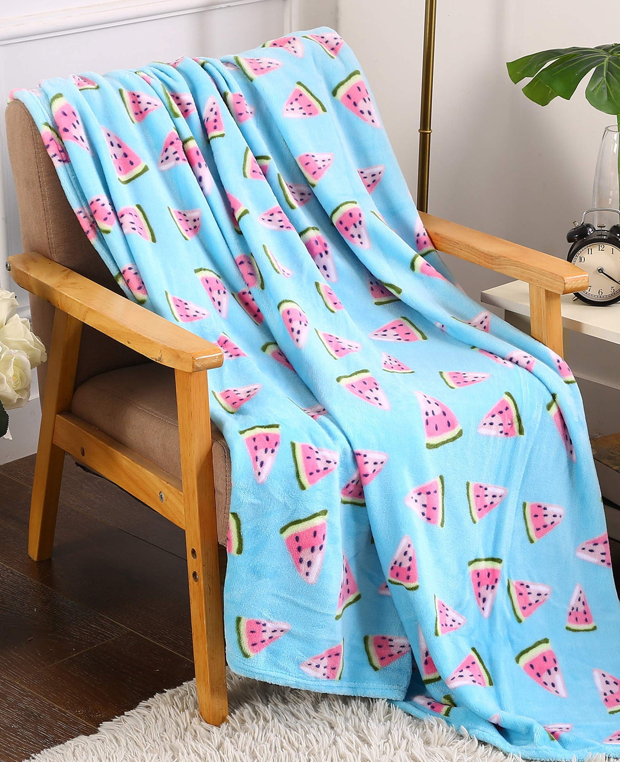 Décor&More Home Essentials Tropical Plush Throw