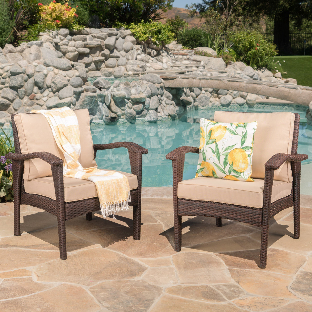 HONOLULU Brown Club Chair Set of 2 with Weather-Resistant Wicker Finish and Cushions