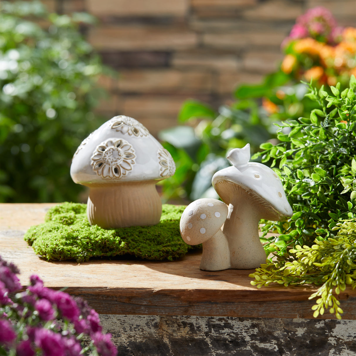 Porcelain mushroom décor (set of 6)