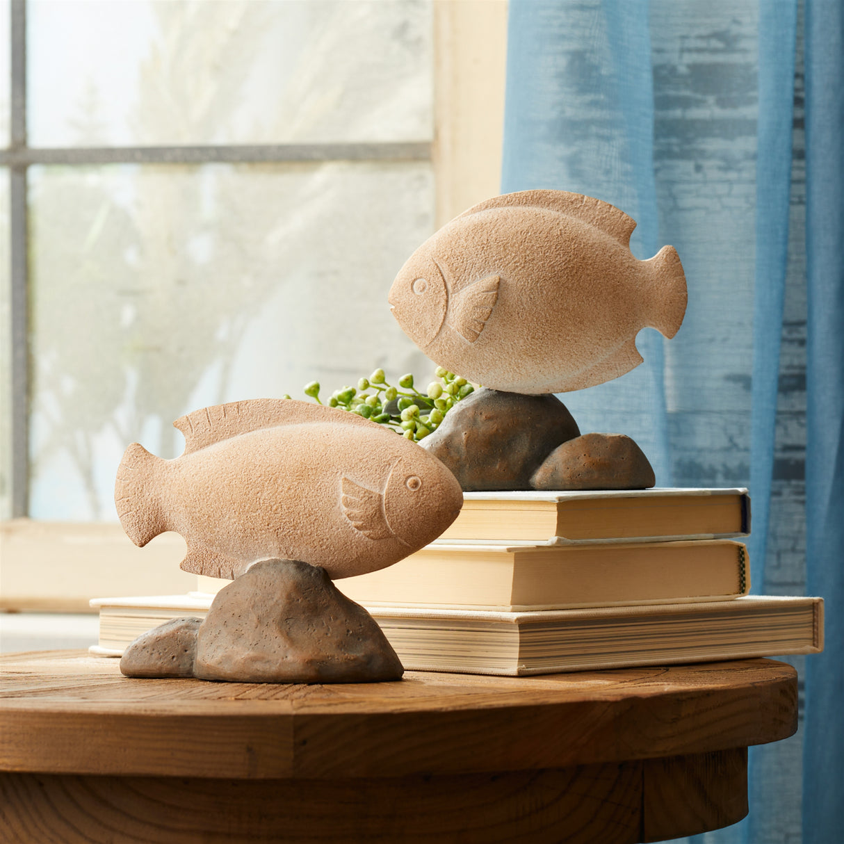 Fish on rock décor (set of 4)