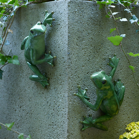 Stone-Garden-Frog-Wall-Accent-(Set-of-2)-Garden-Decor