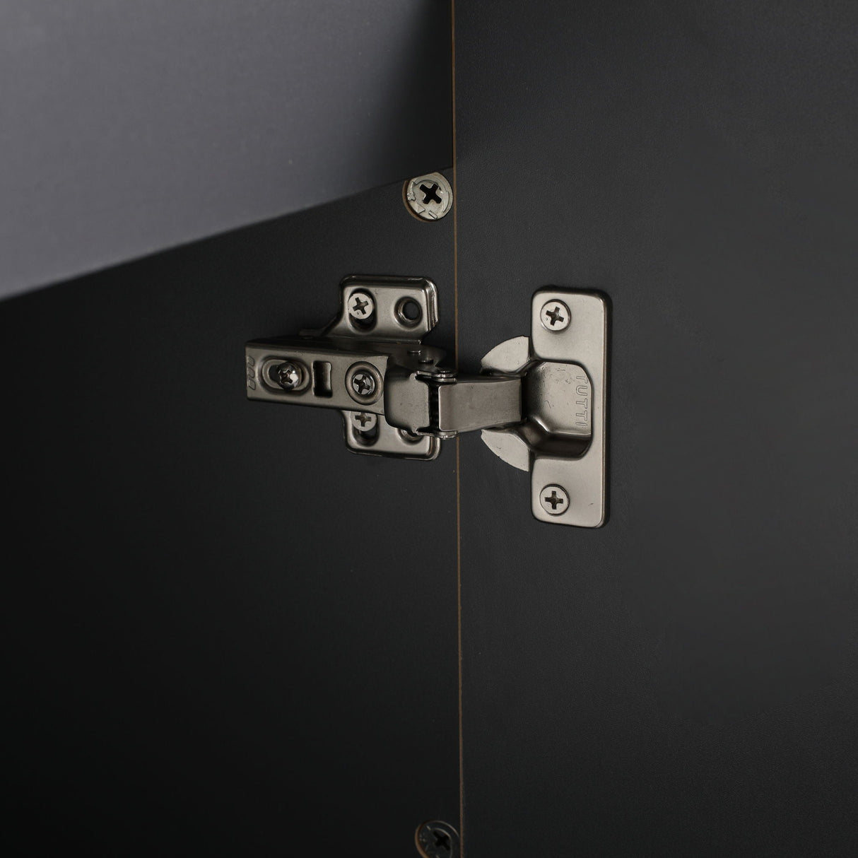 Contemporary Freestanding Bathroom Vanity With Adjustable Shelves