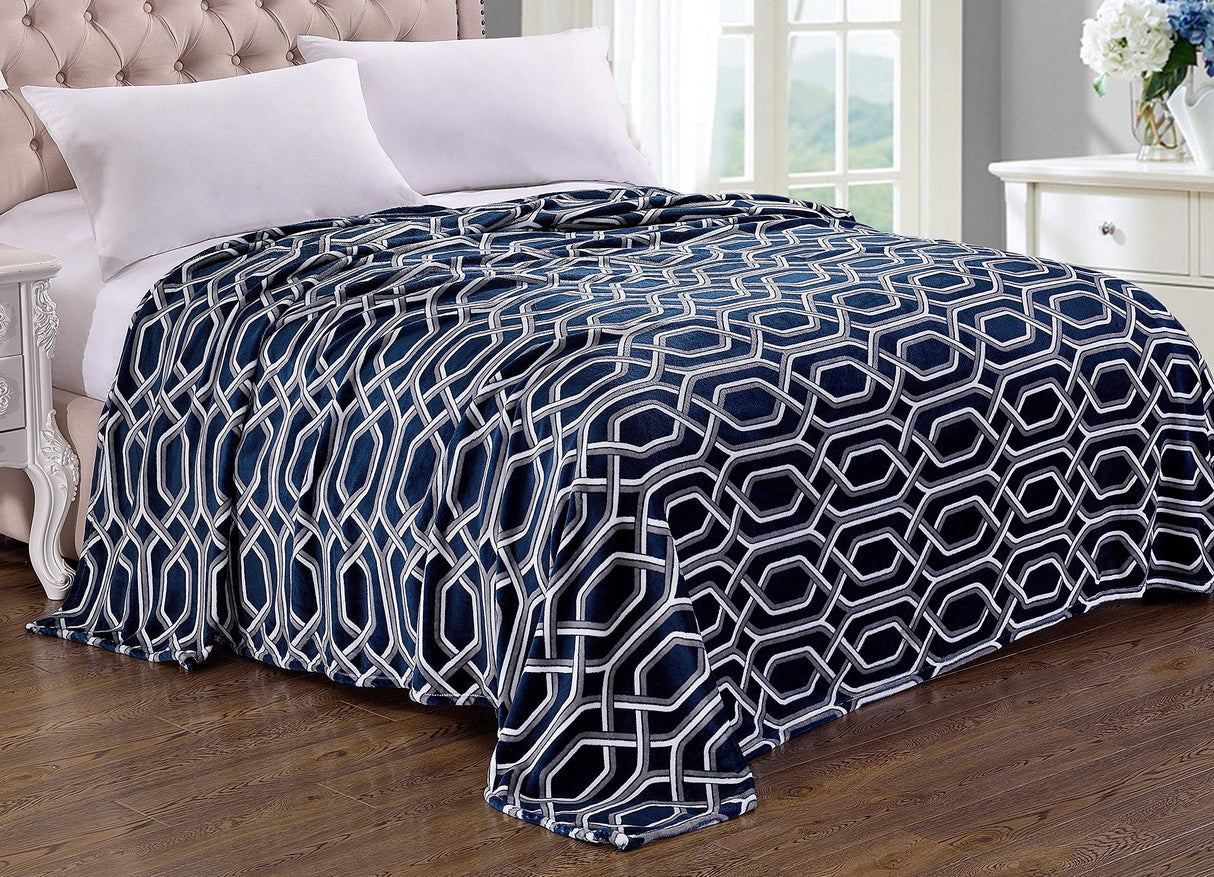 Decor&More Home Essentials Jessica Printed Microplush Blanket