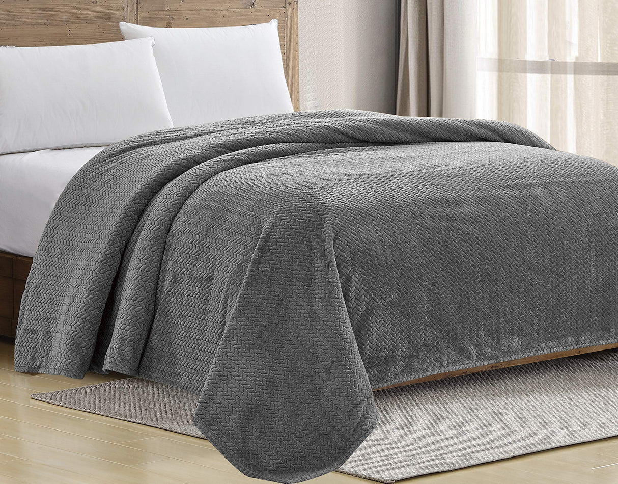 Decor&More HomeEssentials Extra Heavy and Plush Chevron Braided Microplush Jacquard Blanket