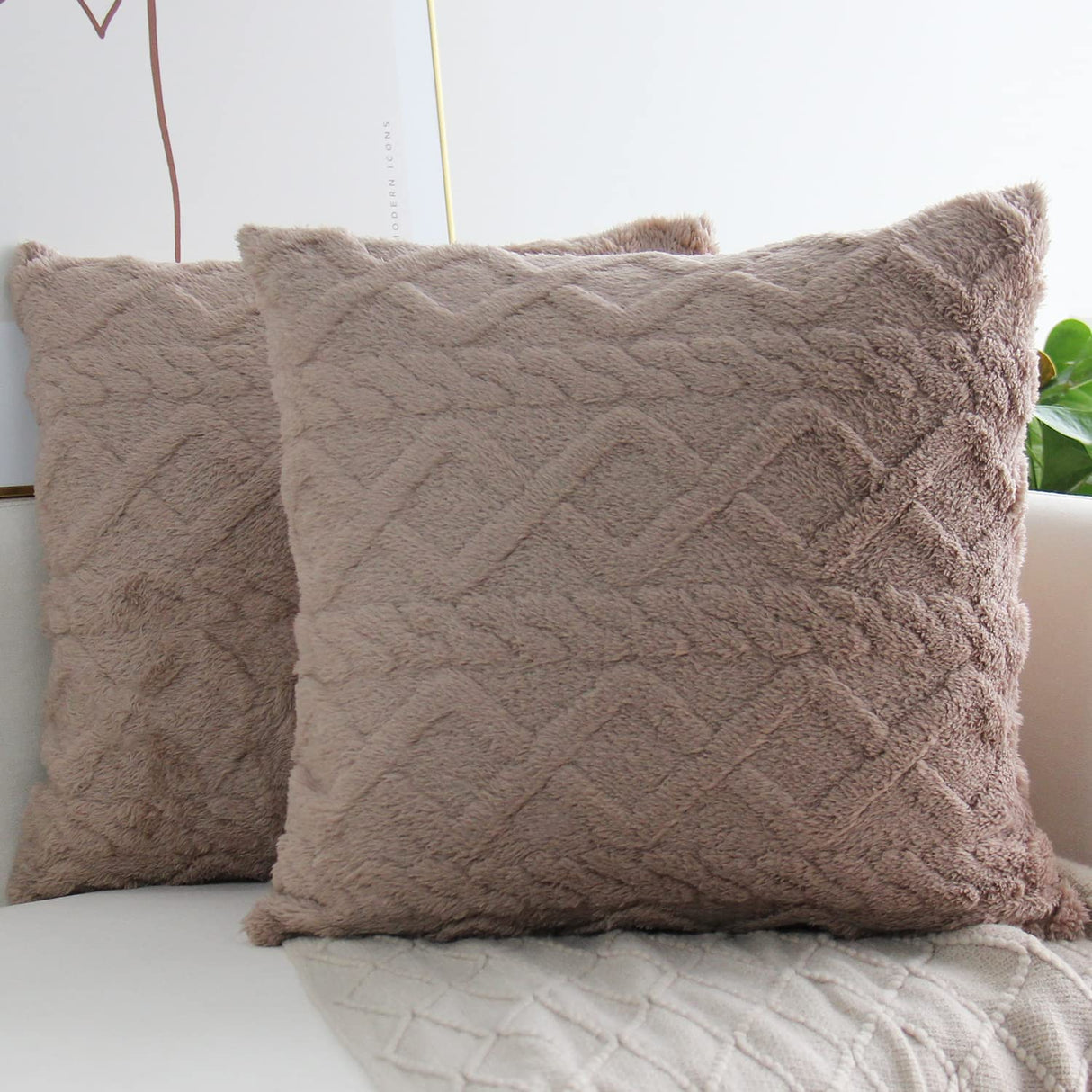 Throw pillow SUPER SOFT 3D FLORAL PATTERN Fur Pack of 1 throw pillow WITH 450g insert 18"x18"