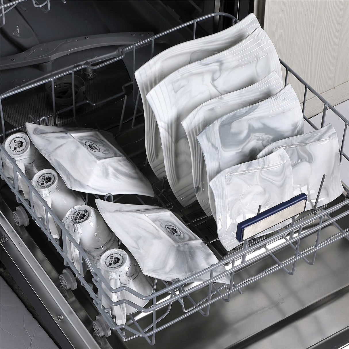 Amparo 30 Piece Dinnerware Set