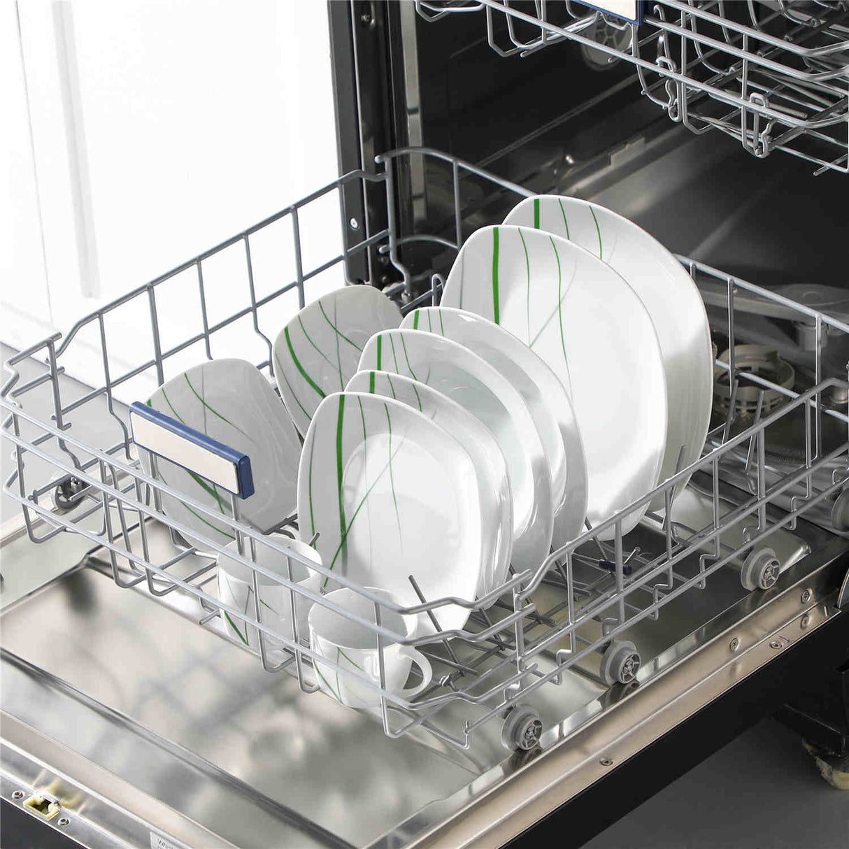 Aviva 30 Piece Dinnerware Set