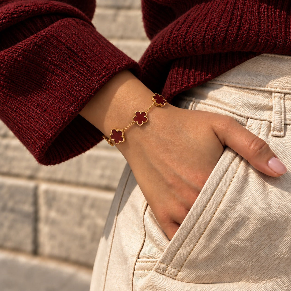 Title: 18k Gold Plated Bloom Line Bracelet