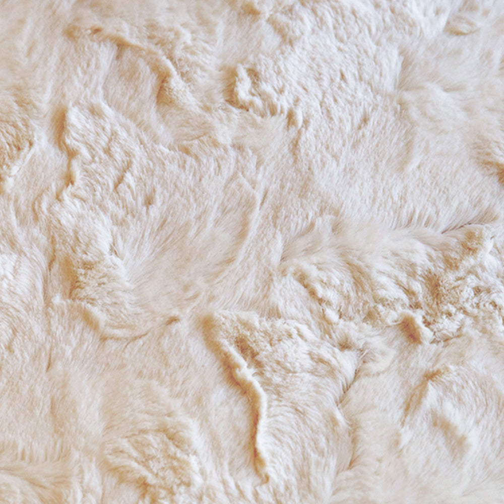 Double sides furry throw pillow case and insert great to snuggle size 18"x18" WITH 450g INSERT