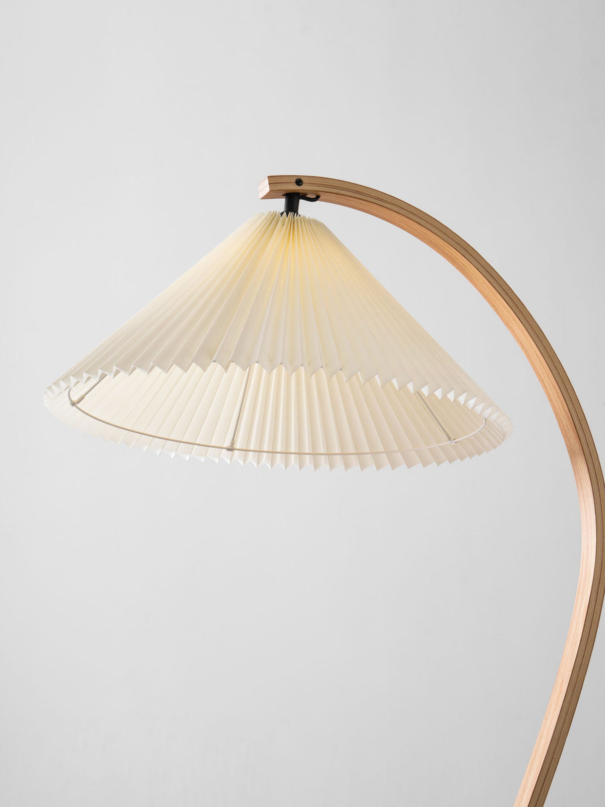 Arbora | Arc Floor Lamp with Beech Wood and Pleated Shade | Plug In Lamp for Living Room