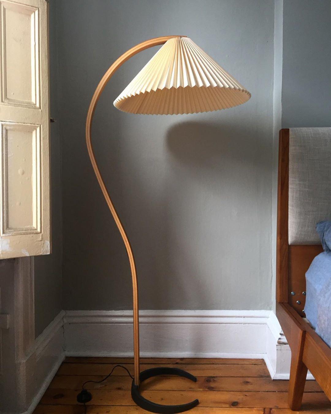 Arbora | Arc Floor Lamp with Beech Wood and Pleated Shade | Plug In Lamp for Living Room