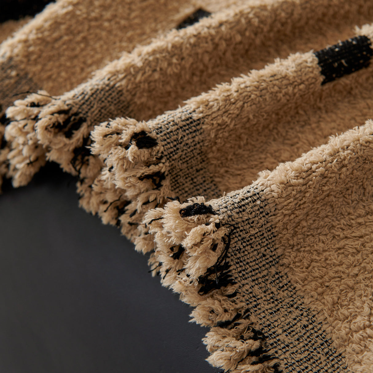 Sofa Throw Blanket with Woven Geometric Pattern & Tassels, Soft & Thick Couch Cover
