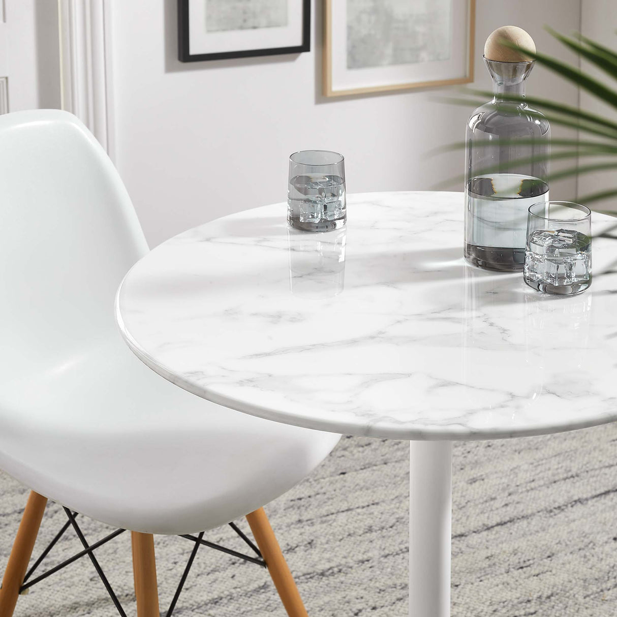 Lippa 28" Round Faux Marble Dining Table by Modway