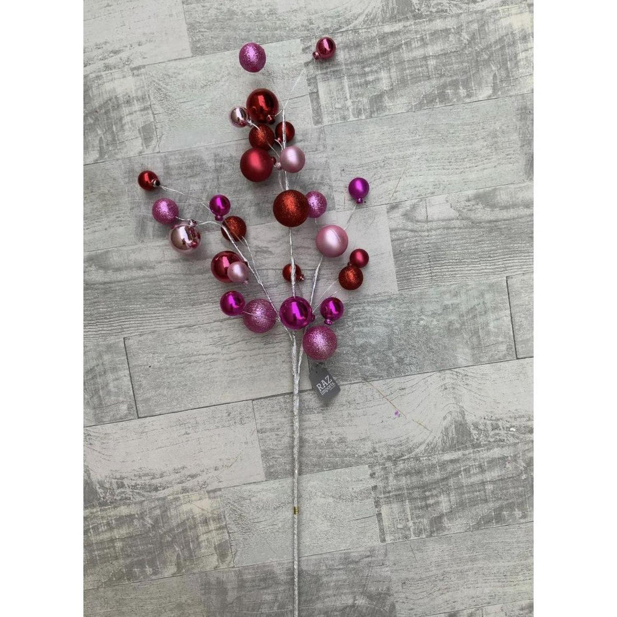 30" Pink and Red Ball Spray