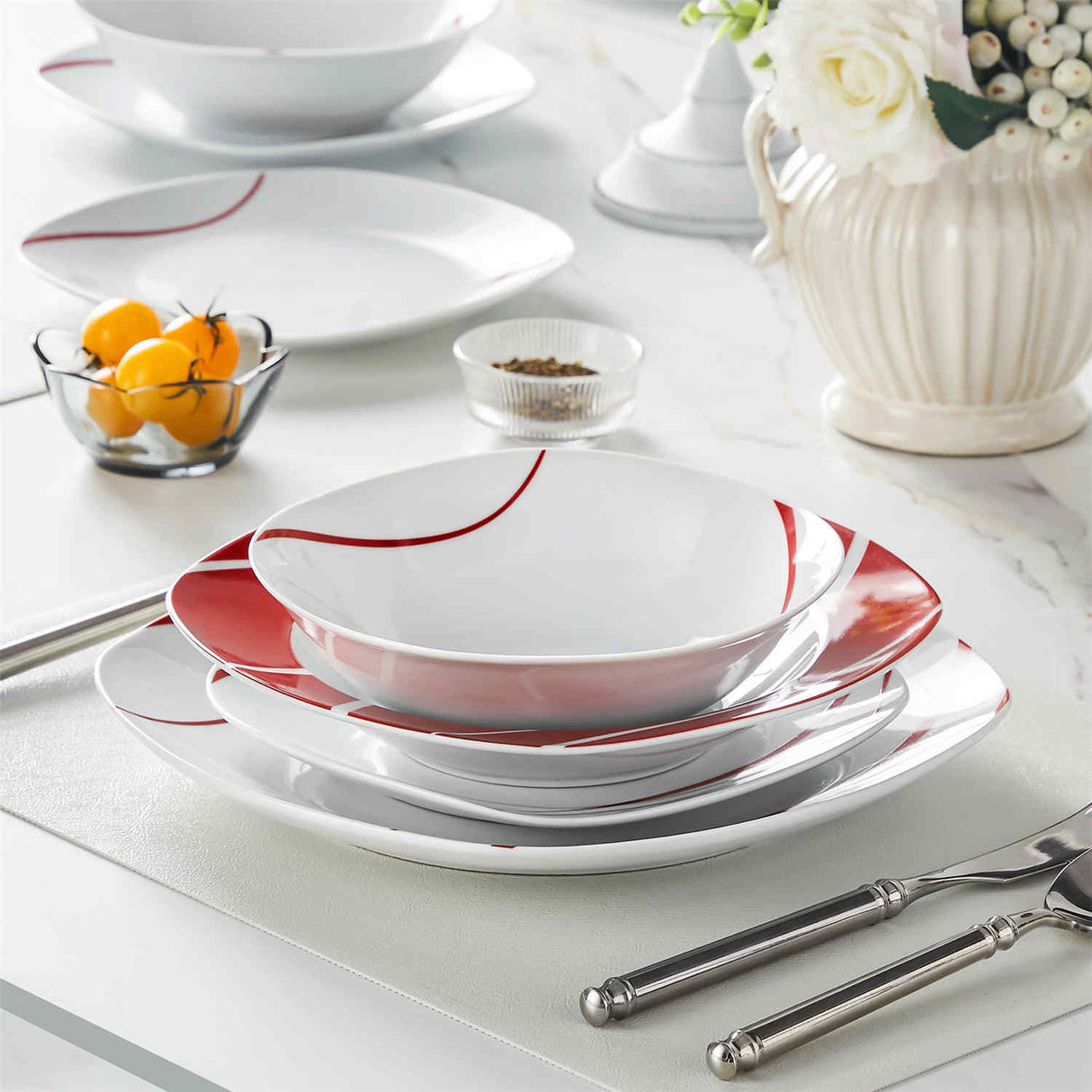 Felisa 24 Piece Dinnerware Set