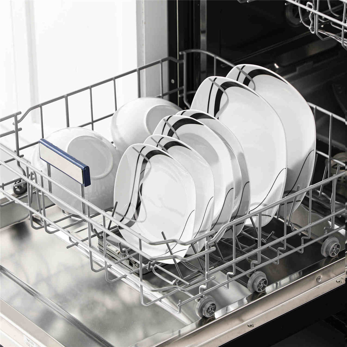 Fiona 24 Piece Dinnerware Set