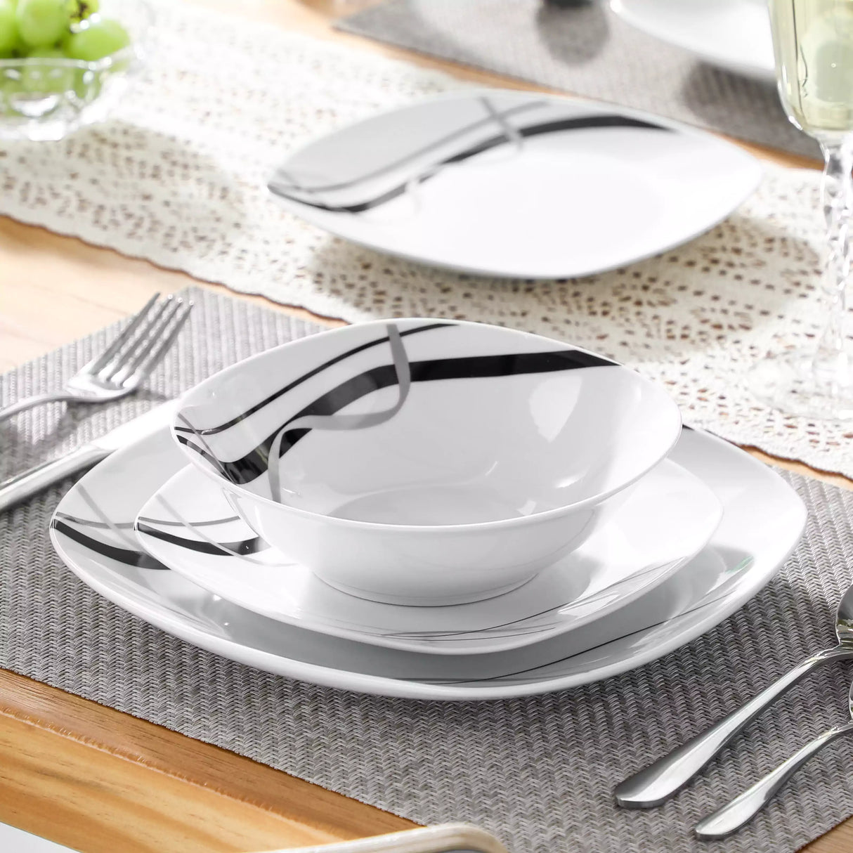 Fiona 20 Piece Dinnerware Set
