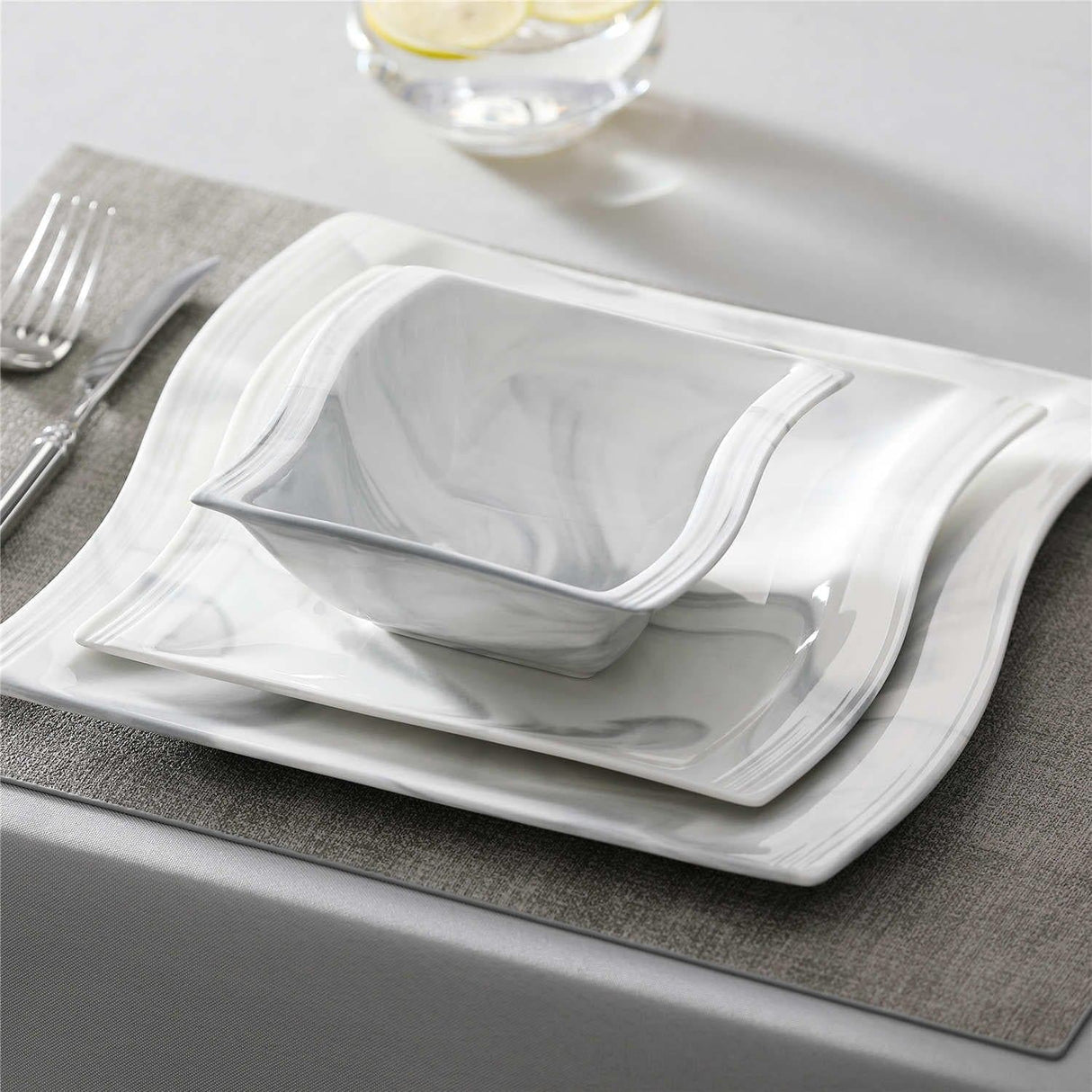 Flora 26 Piece Dinnerware Set by MALACASA