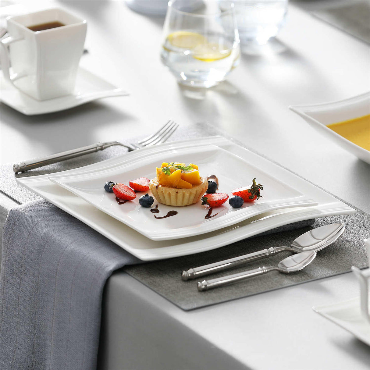 Flora Marble Pink 30 Piece Dinnerware Set