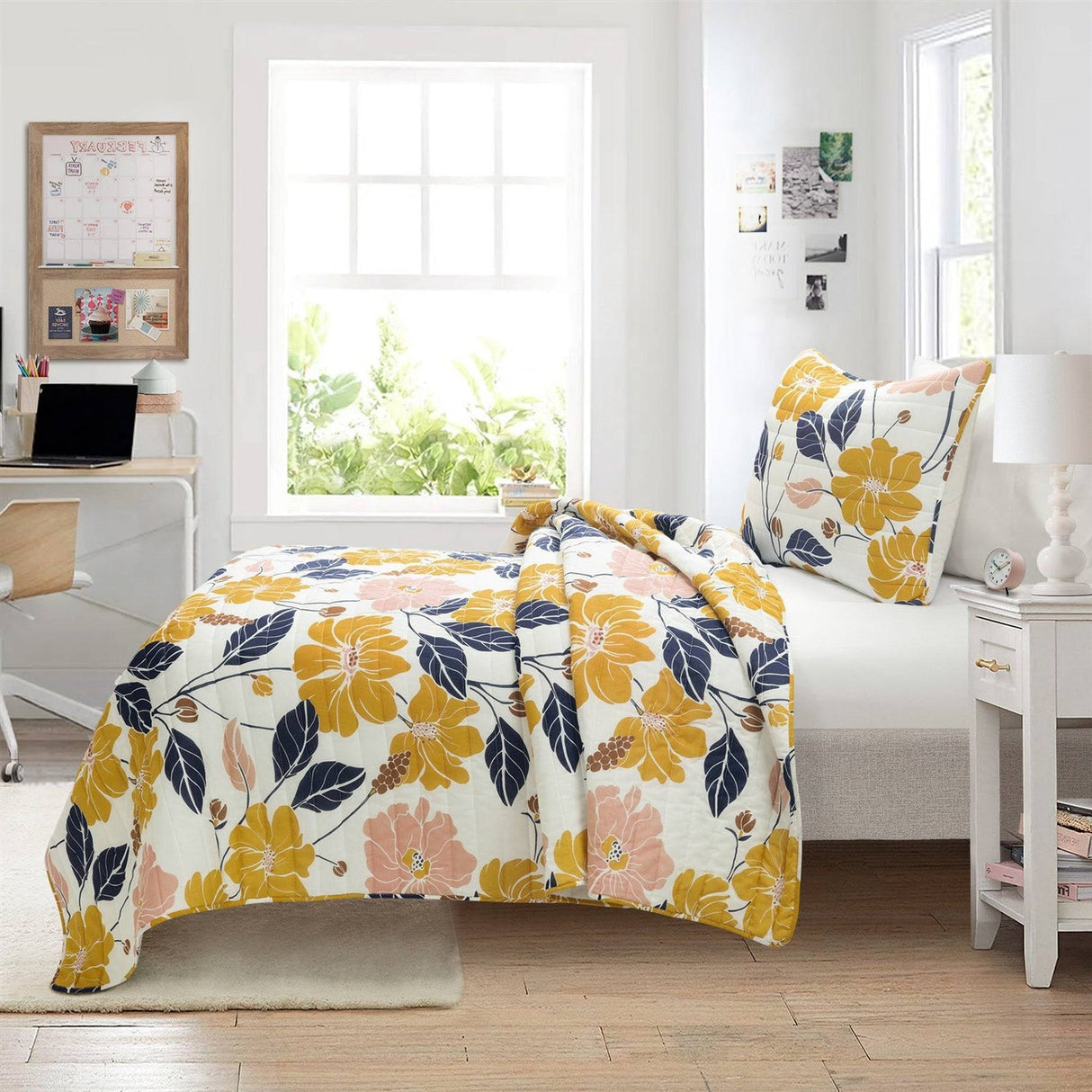 Full/Queen Aloha Hawaiian Floral Lightweight Quilt Set