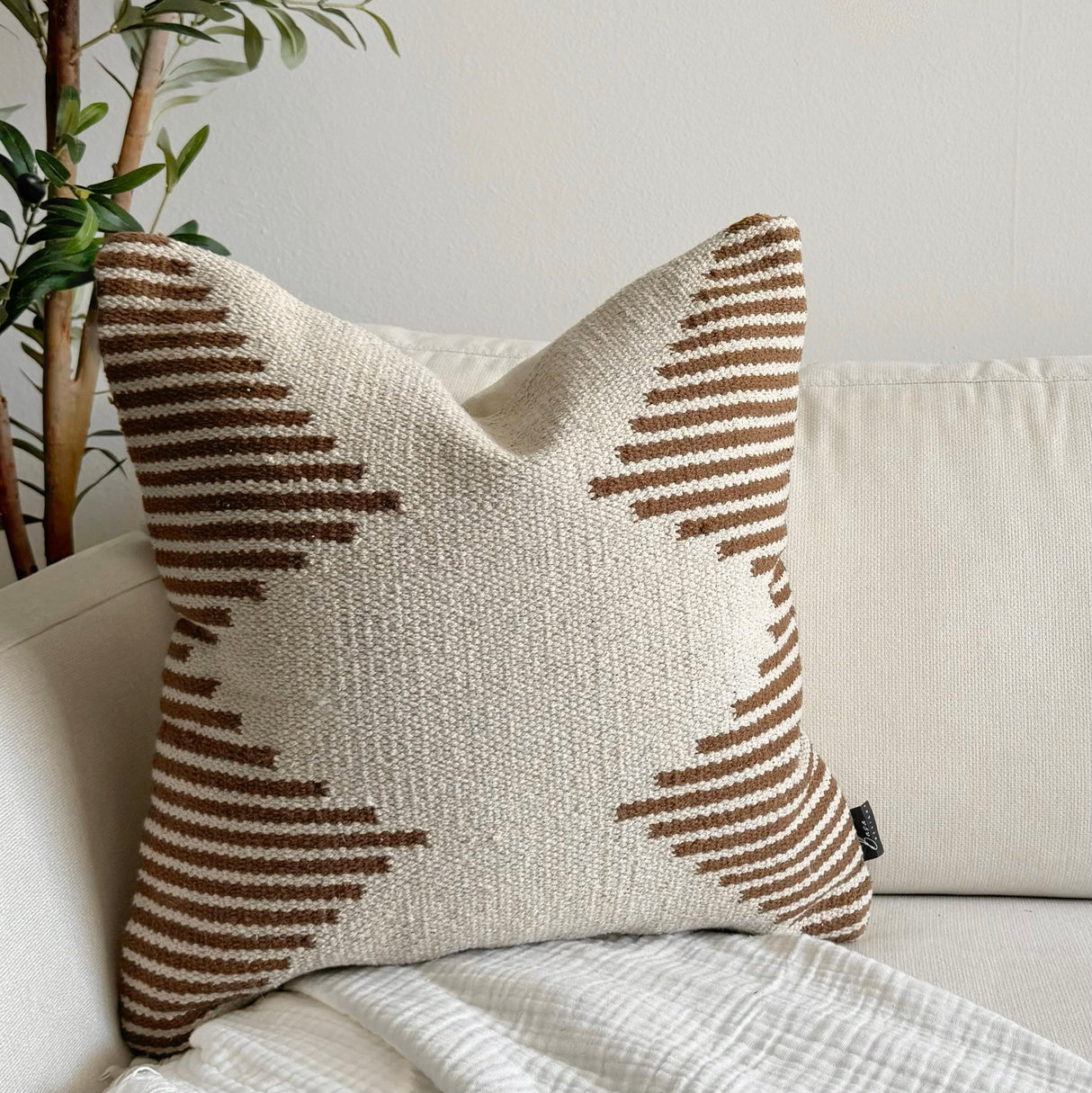 Tehran-Pillow-Cover-PILLOW-COVER