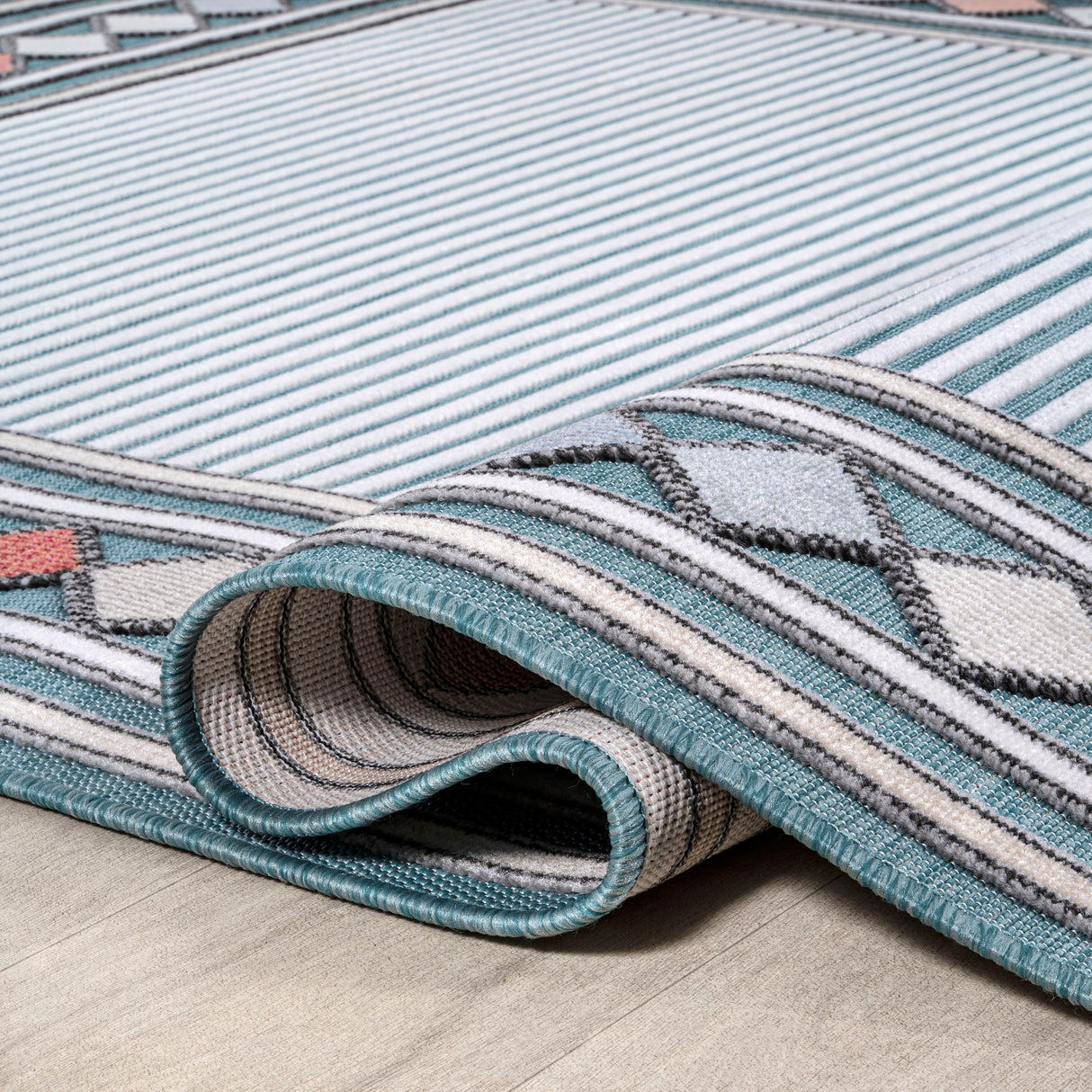 Sebastian High-Low Modern Diamond Border Indoor/Outdoor Runner Rug