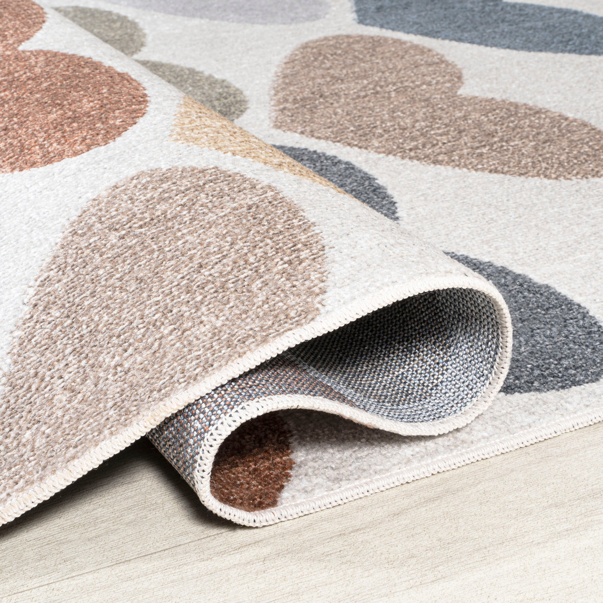 Dila Modern Hearts Geometric Machine-Washable Runner Rug