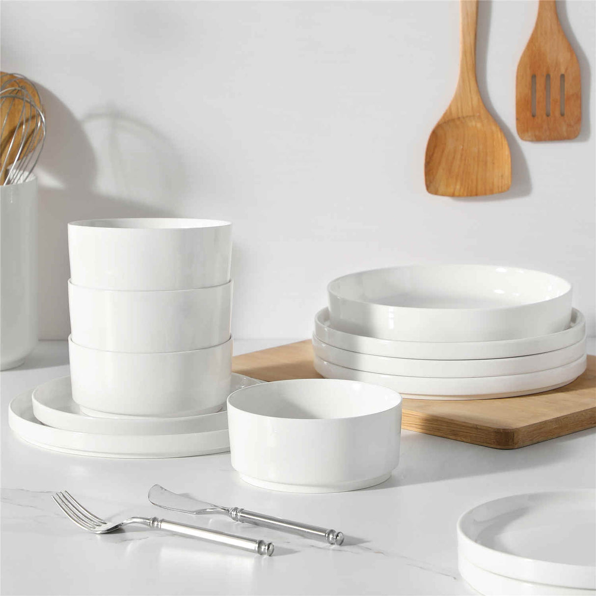 Leah 24 Piece Dinnerware Set