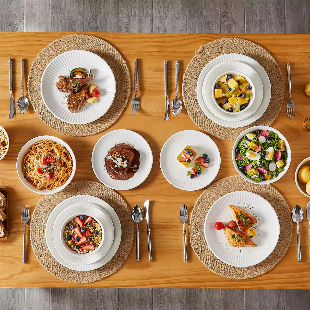 Leila 16 Piece Dinnerware Set