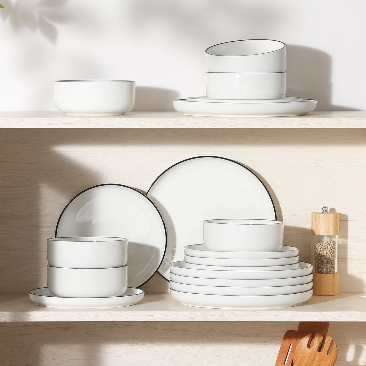 Luna 18 Piece Dinnerware Set for 6