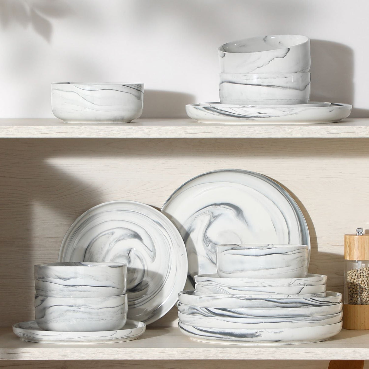 Luna 18 Piece Dinnerware Set for 6